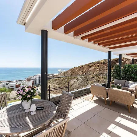 Penthouse Middel Views Appartamento